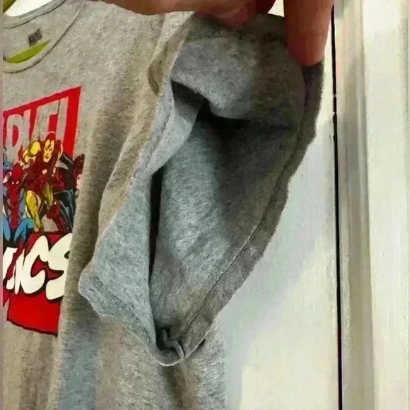 Marvel comics. Mens L graphic tee. Heather grey. - Picture 3 of 8